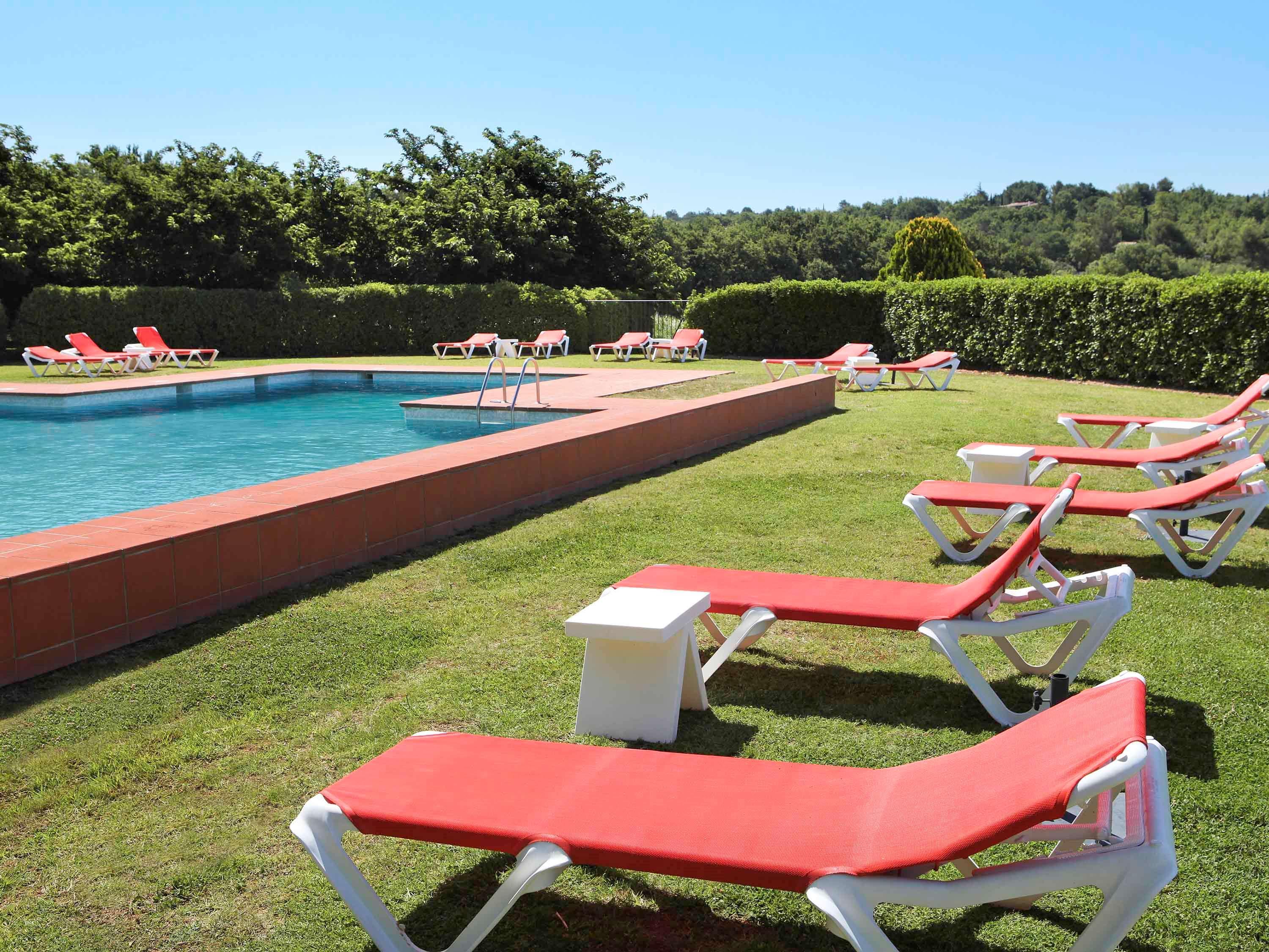 Mercure Aix-En-Provence Sainte-Victoire Шатонёф-ле-Руж Экстерьер фото