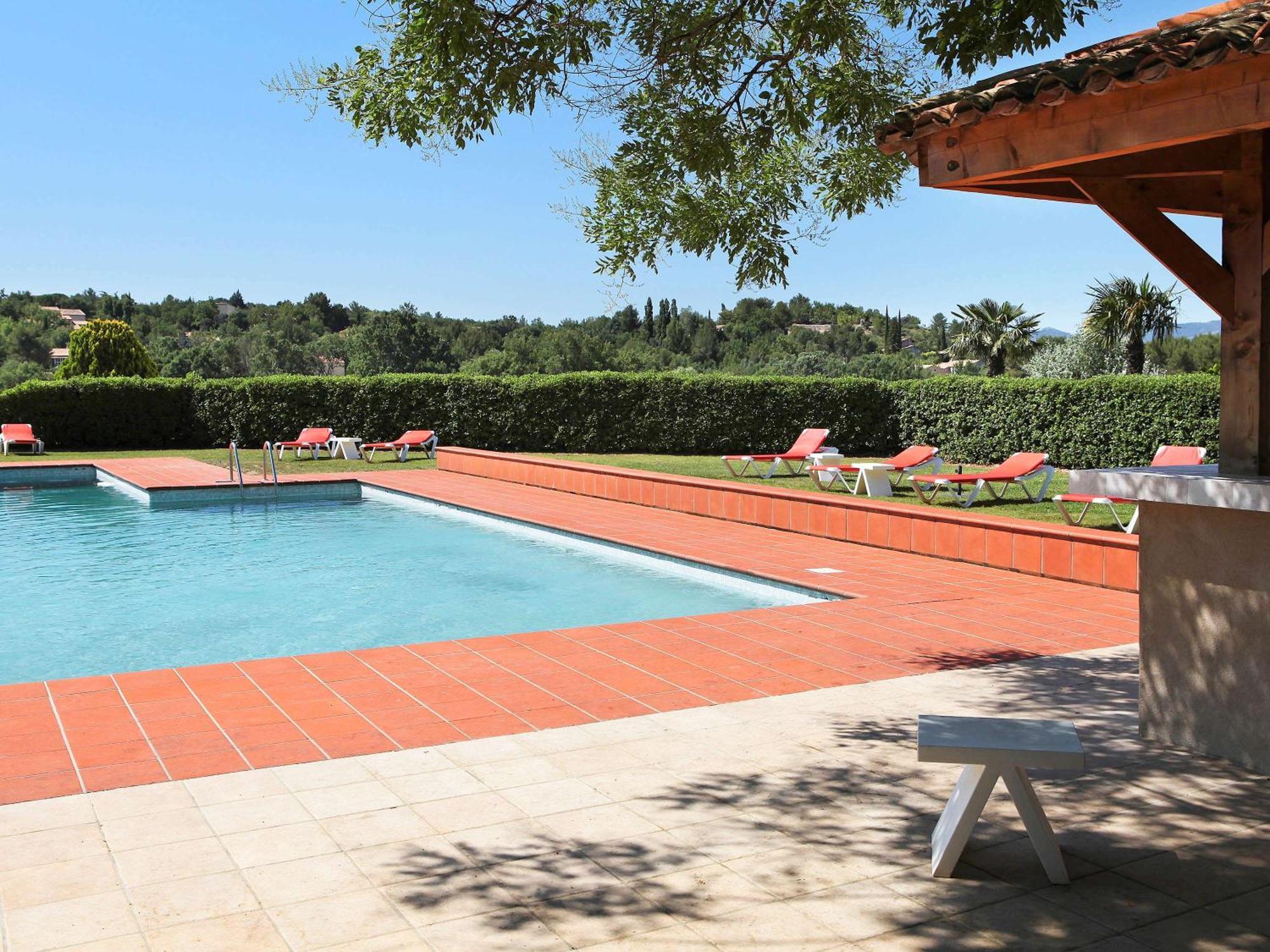 Mercure Aix-En-Provence Sainte-Victoire Шатонёф-ле-Руж Экстерьер фото
