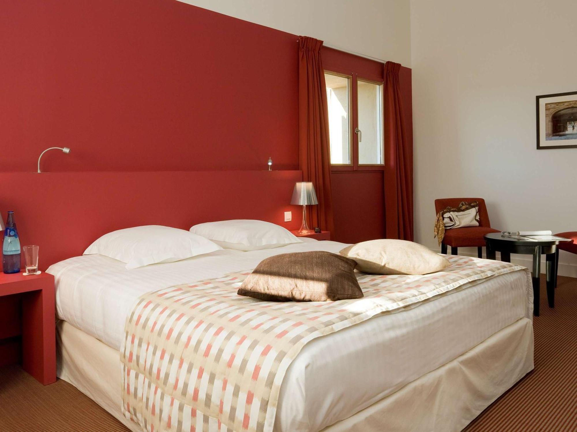 Mercure Aix-En-Provence Sainte-Victoire Шатонёф-ле-Руж Экстерьер фото