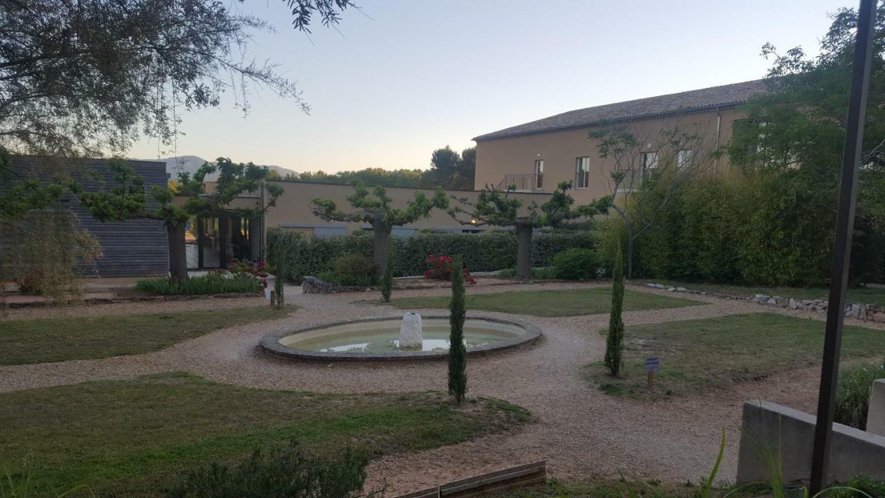 Mercure Aix-En-Provence Sainte-Victoire Шатонёф-ле-Руж Экстерьер фото