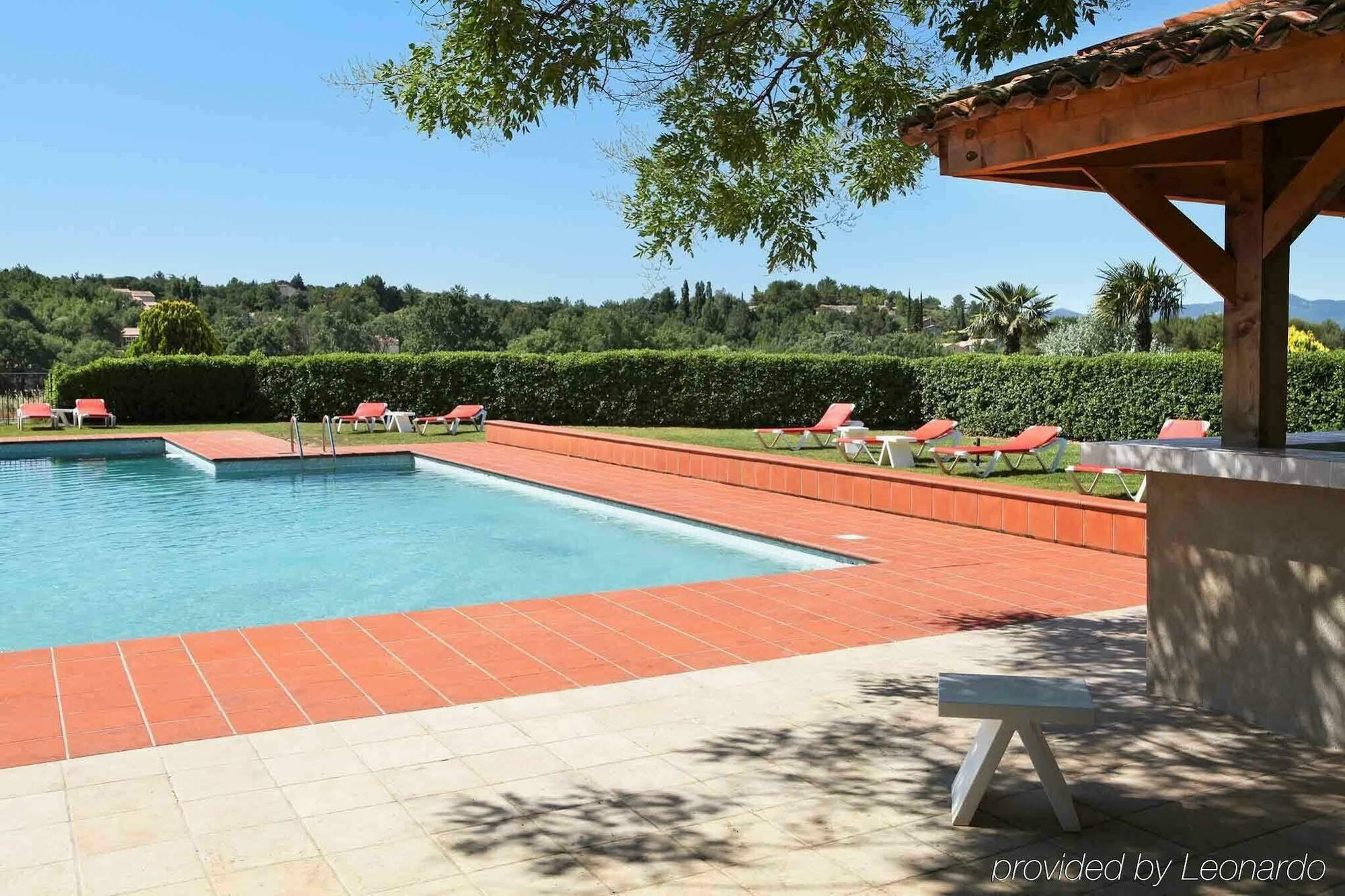 Mercure Aix-En-Provence Sainte-Victoire Шатонёф-ле-Руж Экстерьер фото